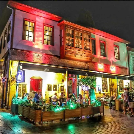 旅馆 Lords & Pub 安塔利亚