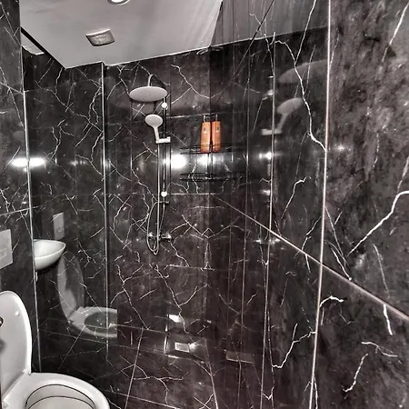 Lords & Pub بيت شباب