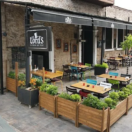 Lord's & Pub אנטליה