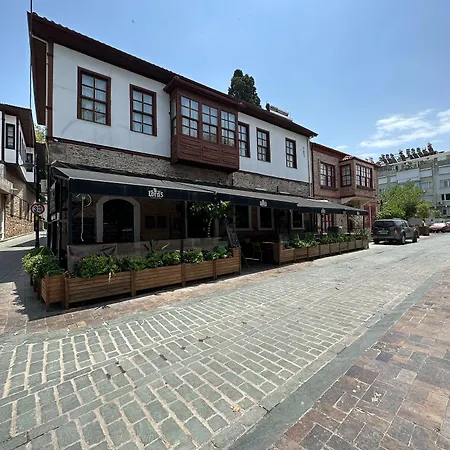 Lord's & Pub Hotel Antalya