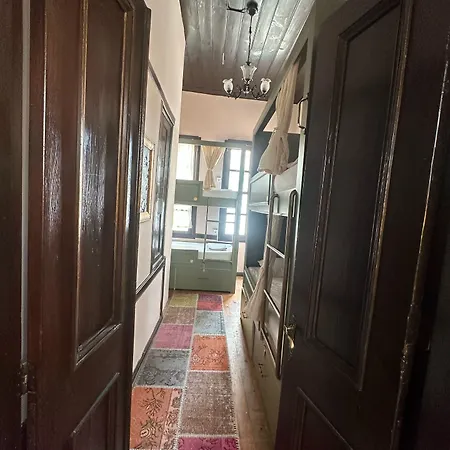 Lord's & Pub מלון אנטליה