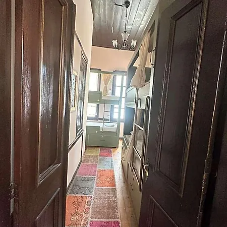 Hotel Lord's & Pub 3*