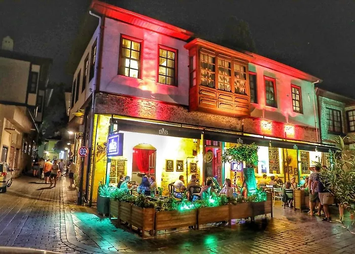 Lords & Pub Hotel Antalya
