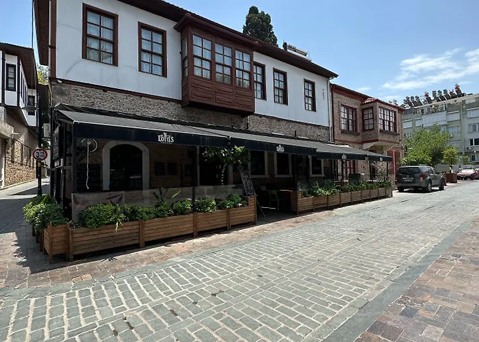Lords & Pub Hotel Antalya