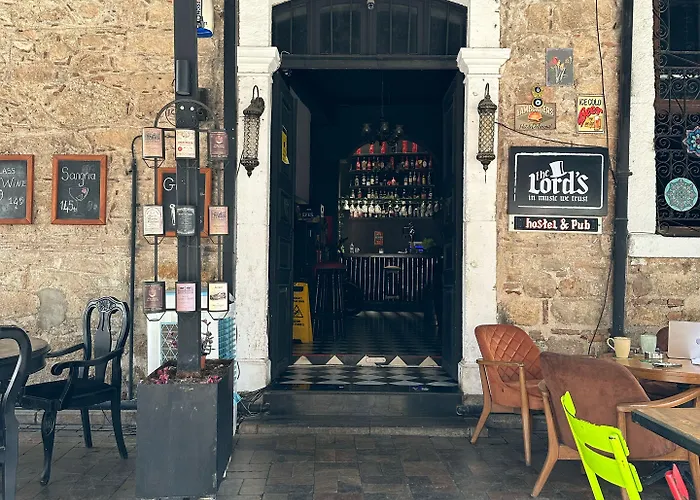 Hotel Lords & Pub 3*