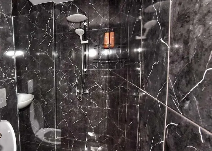 Lords & Pub Hotel 3*