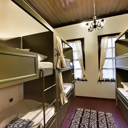 Hostel Lords & Pub Antalya