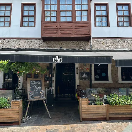 Hotel Lord's & Pub Antalia